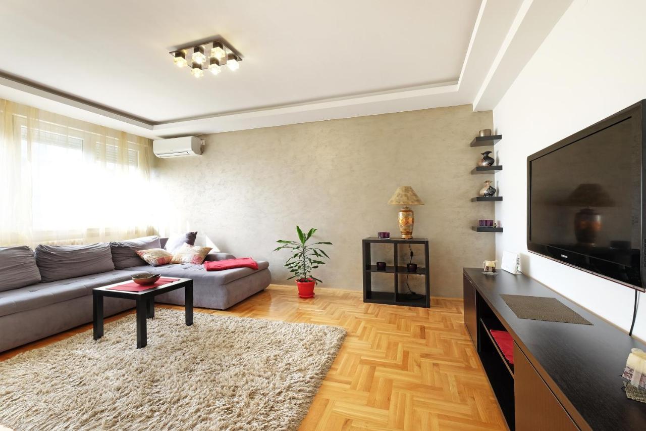 Big Blue Apartment - Belgrado Esterno foto